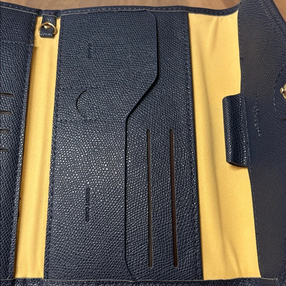 Zoppen Blue Pebbled Manmade Leather Travel Wallet